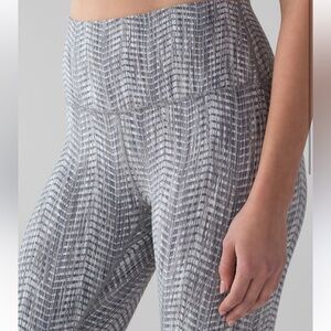 Lululemon Wunder Under Luon Arrow Jacquard Battleship Silver Spoon